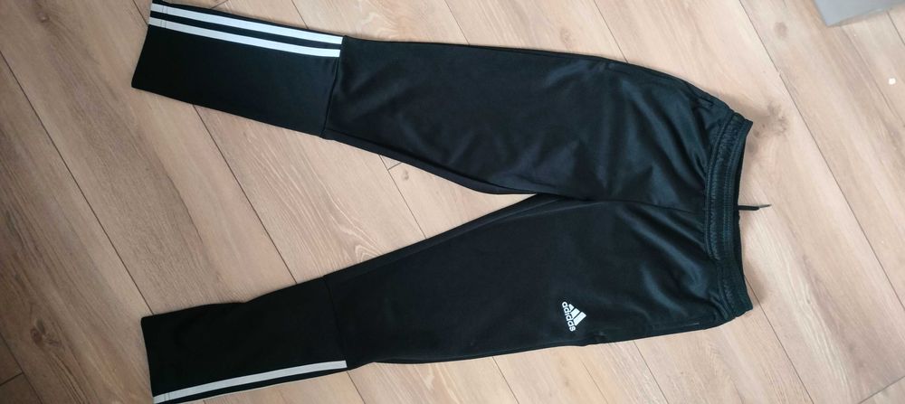 Spodnie chłopięce dresowe adidas 140/146