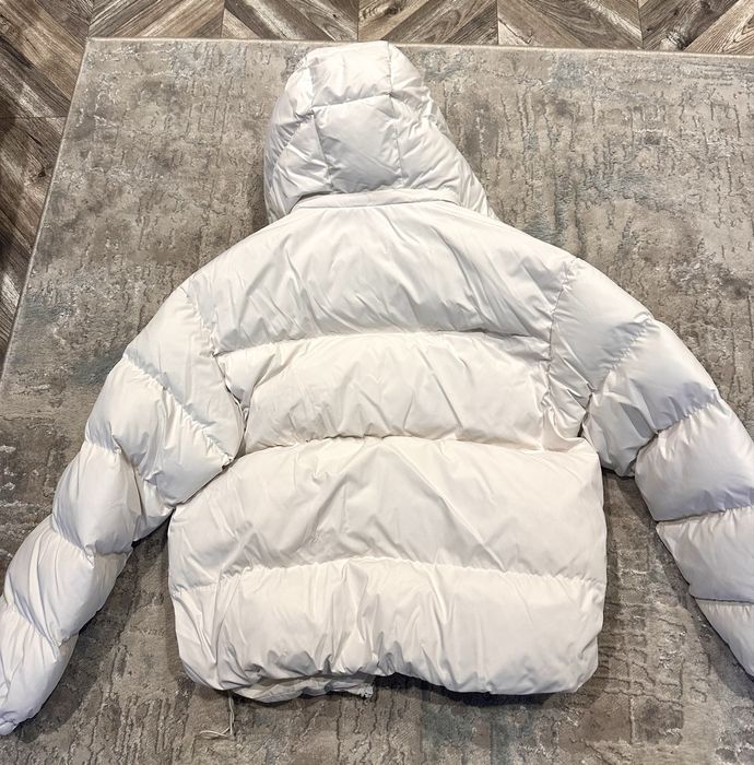 Пуховик білий жіночий