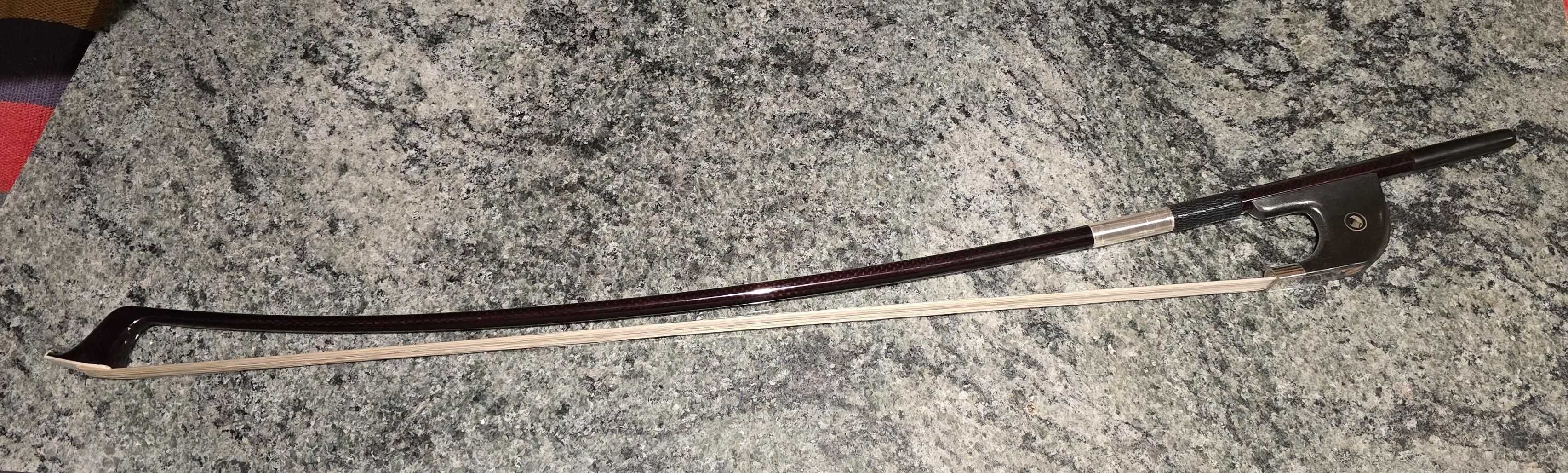 Smyczek Kontrabasowy 4/4 Carbon