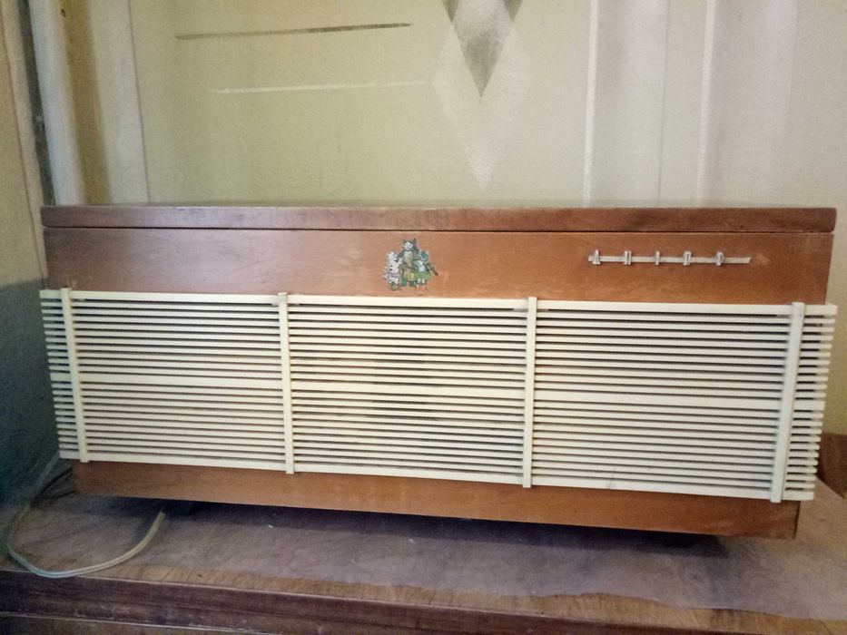 Магнитофон  катушечный бобинный Днепр 12 в рабочем состоянии