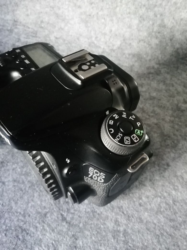 Canon digital Reflex  EOS  70 D