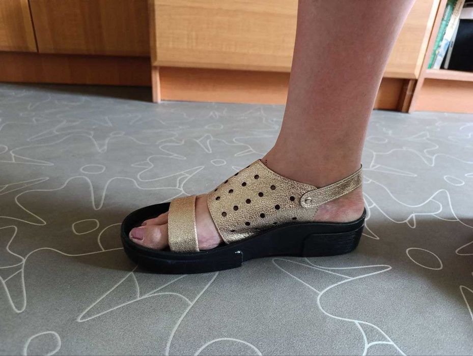 продам босоножки