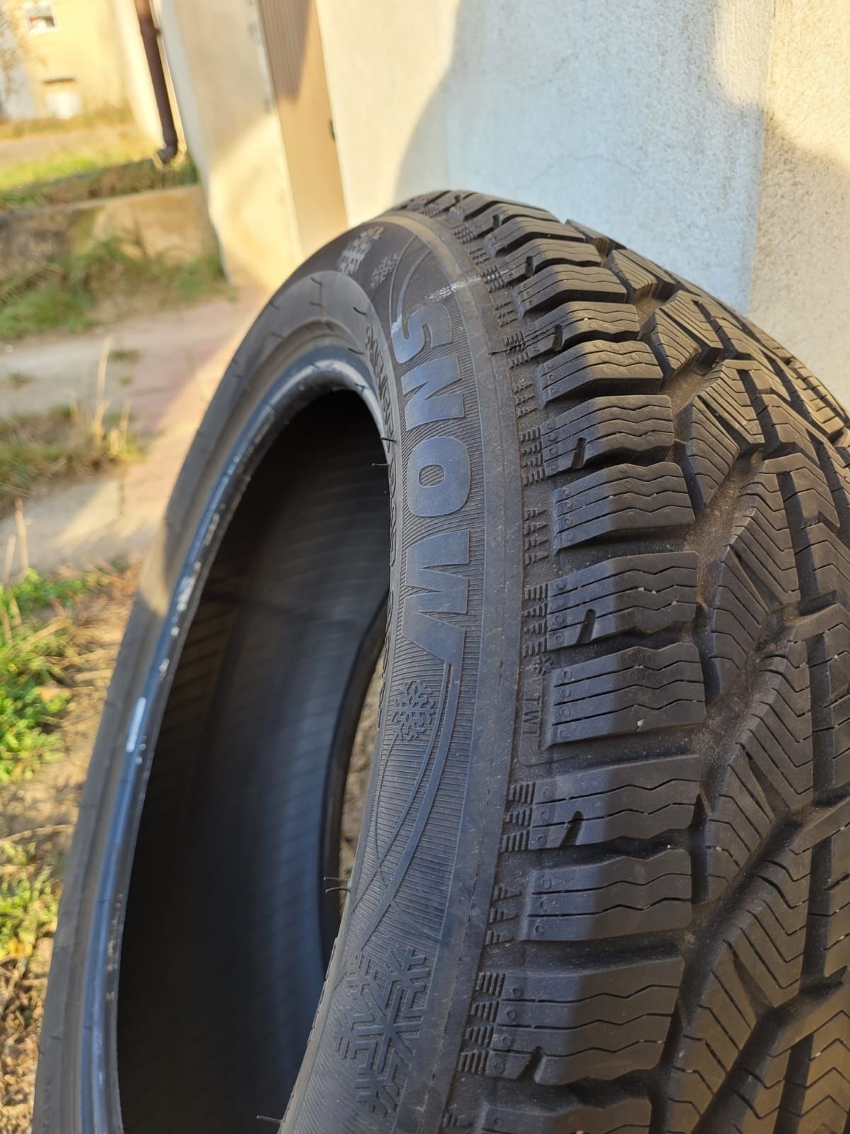 Opony KORMORAN SNOW 215/55 R17 4 sztuki.