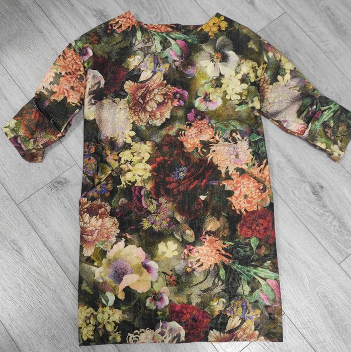 Сукня жіноча яскрава