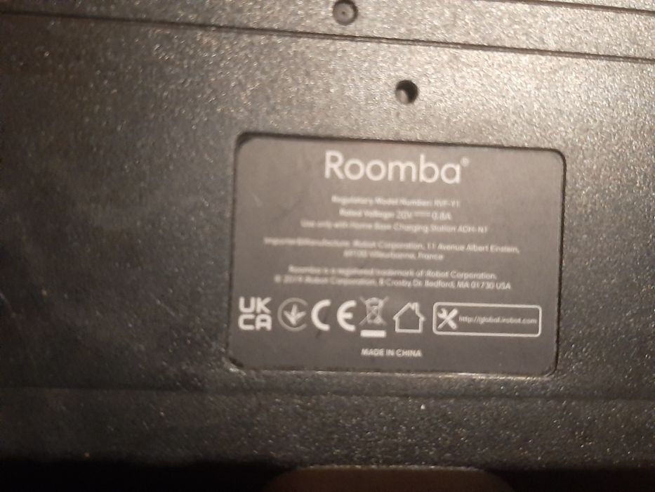 Robot sprzątający iRobot – stacja dokująca w zestawie