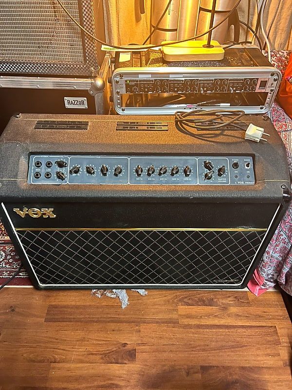 Vox AC-120  Vox Ac120 2x12" 1974 - 1978