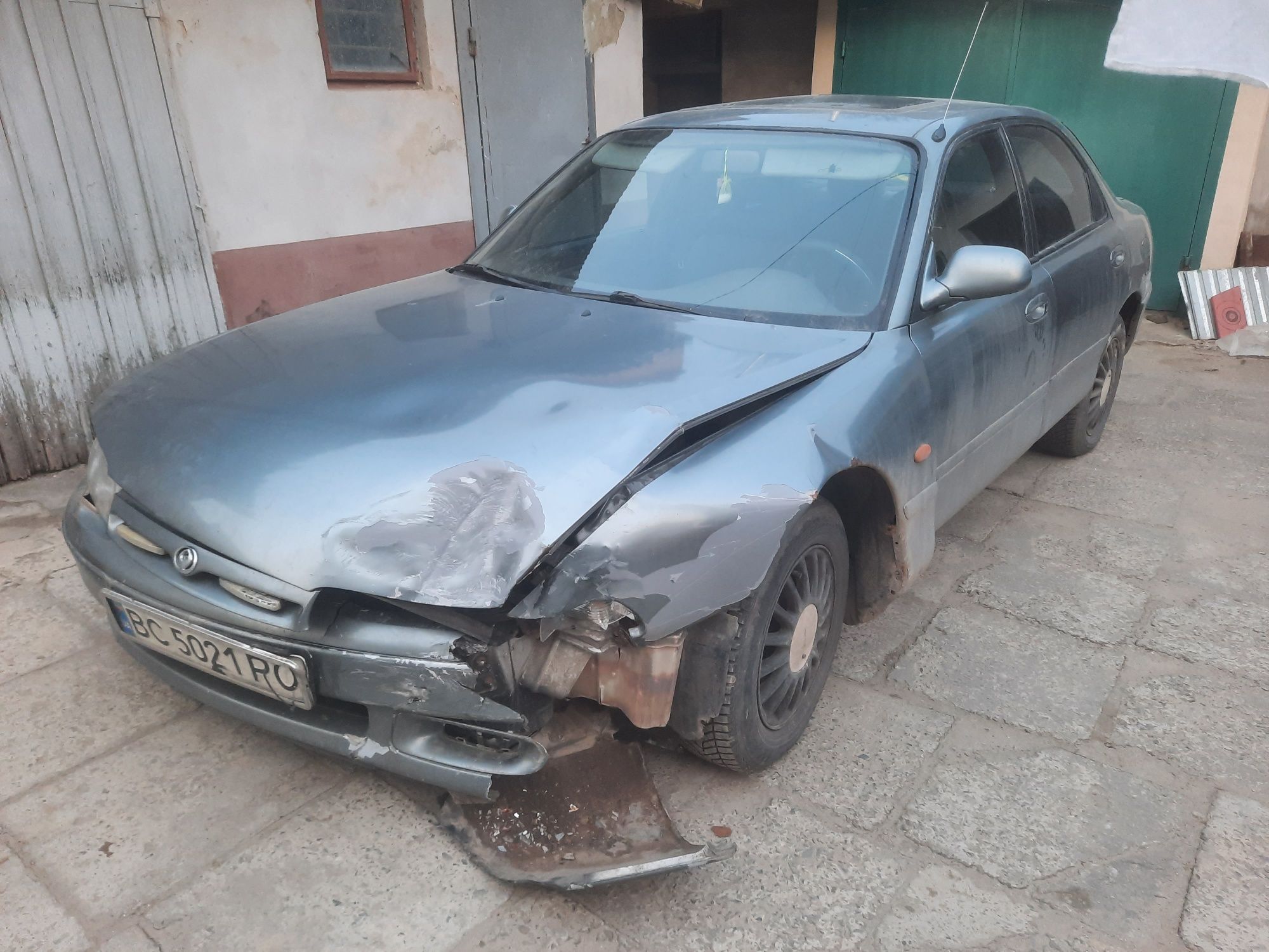 Розбираю Мазда Mazda 626 GE