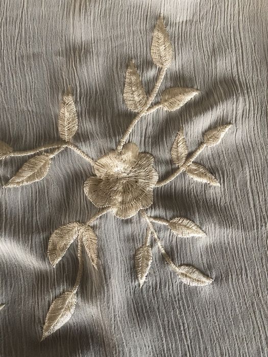 Écharpe/foulard bordada.