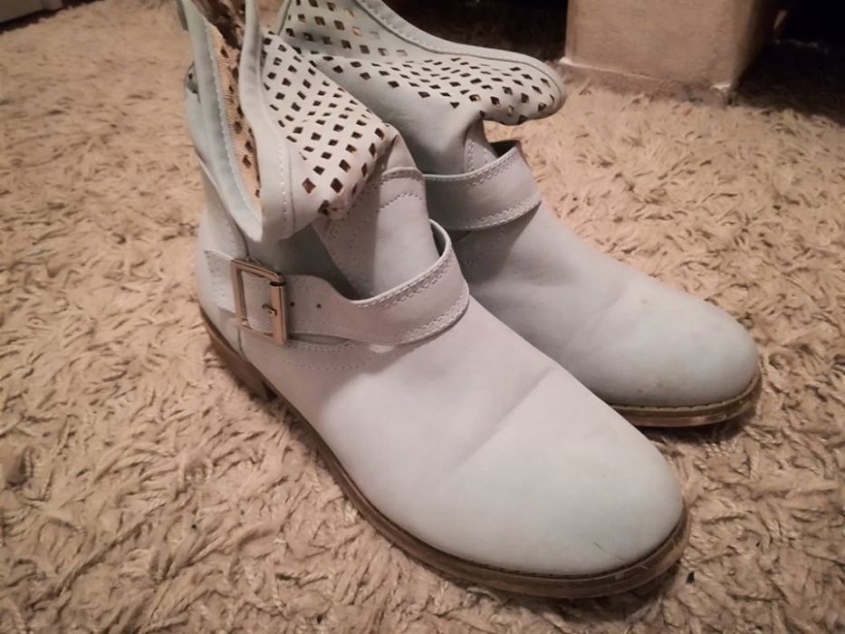 Botas azuis claras