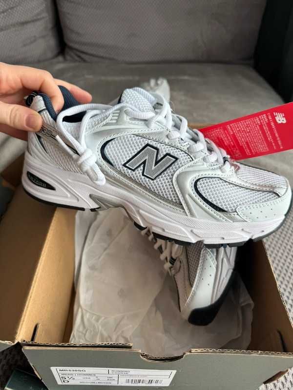 Srebrny*Upominek Damskie New Balance530 UnisexTrampki roz. 41