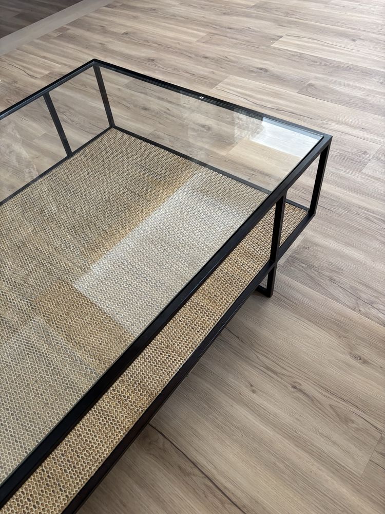 Mesa da Area em ferro e vidro