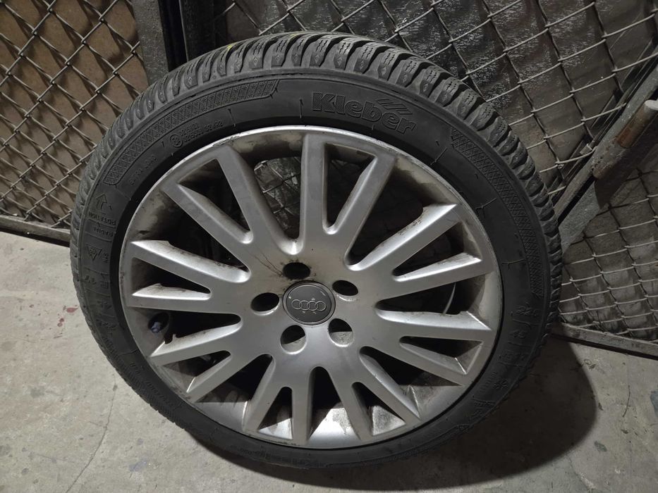 Alufelgi aluminiowe 4szt. z oponą zimową R17 AUDI