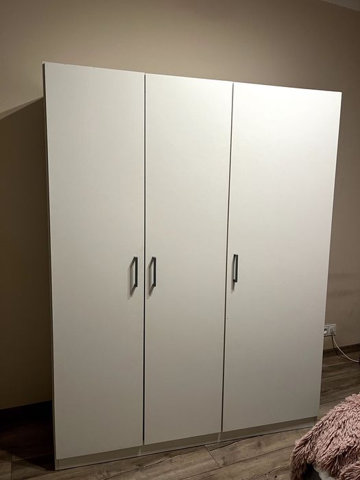 Szafa trzydrzwiowa biała 140x50x180 cm jak Ikea od zaraz