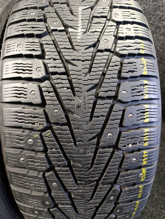 Шини 255/50R19 Nokian (шип)