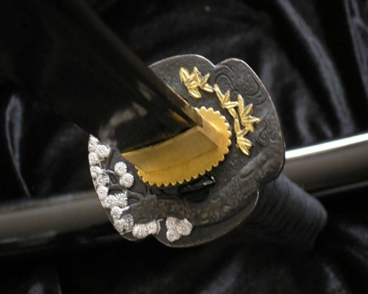 wspaniała katana O Nietypowym OSTRZU - DAMAST + STOJAK TR-026