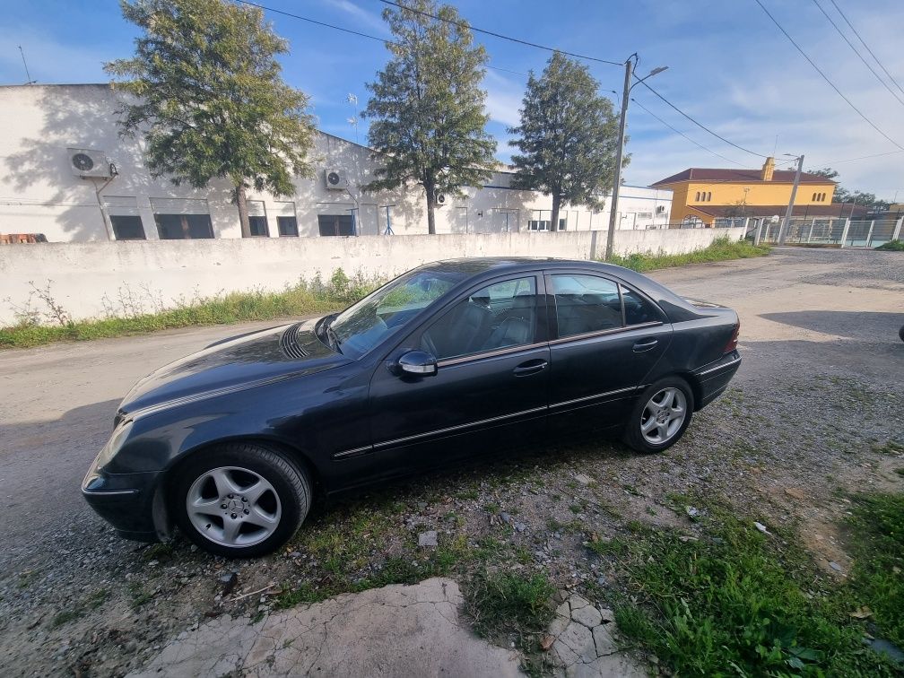 Mercedes C220 Preto