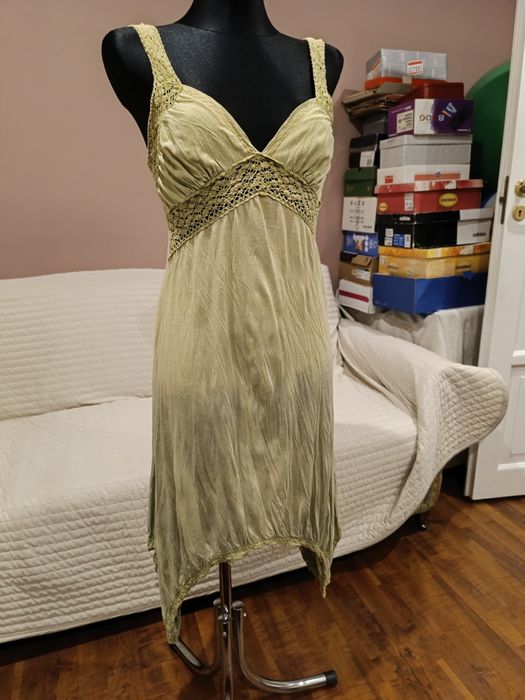 Zara, BY TRF, oliwkowa sukienka na szerokich ramiaczkach, rozm. M