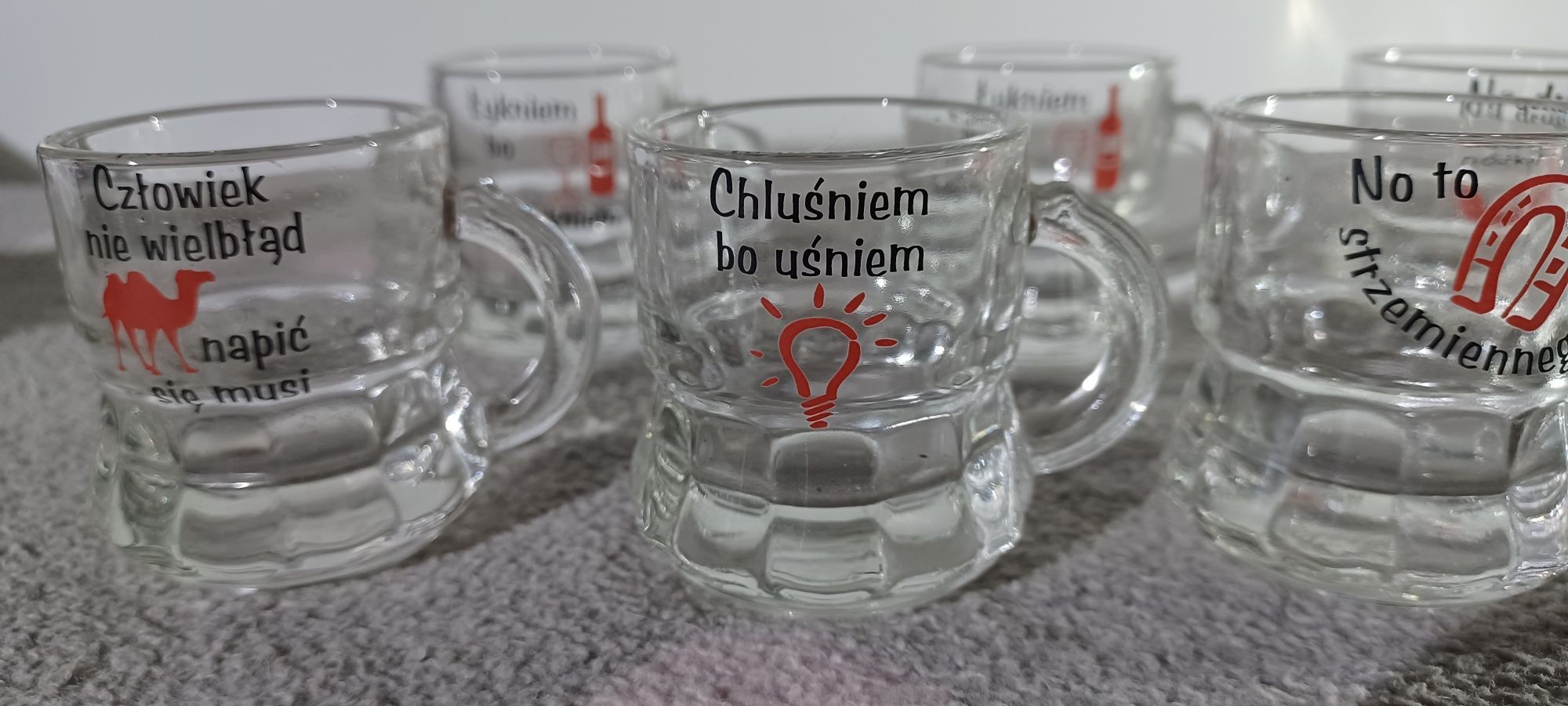 Kieliszki do wódki ze śmiesznymi napisami