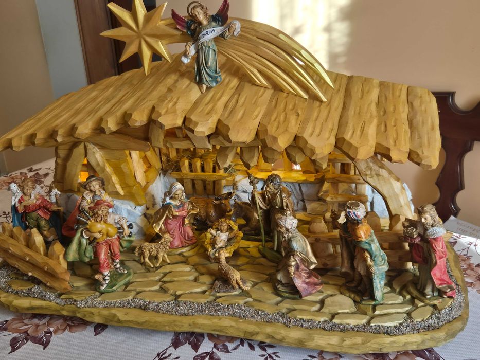 Szopka stajenka Bożonarodzeniowa z figurami