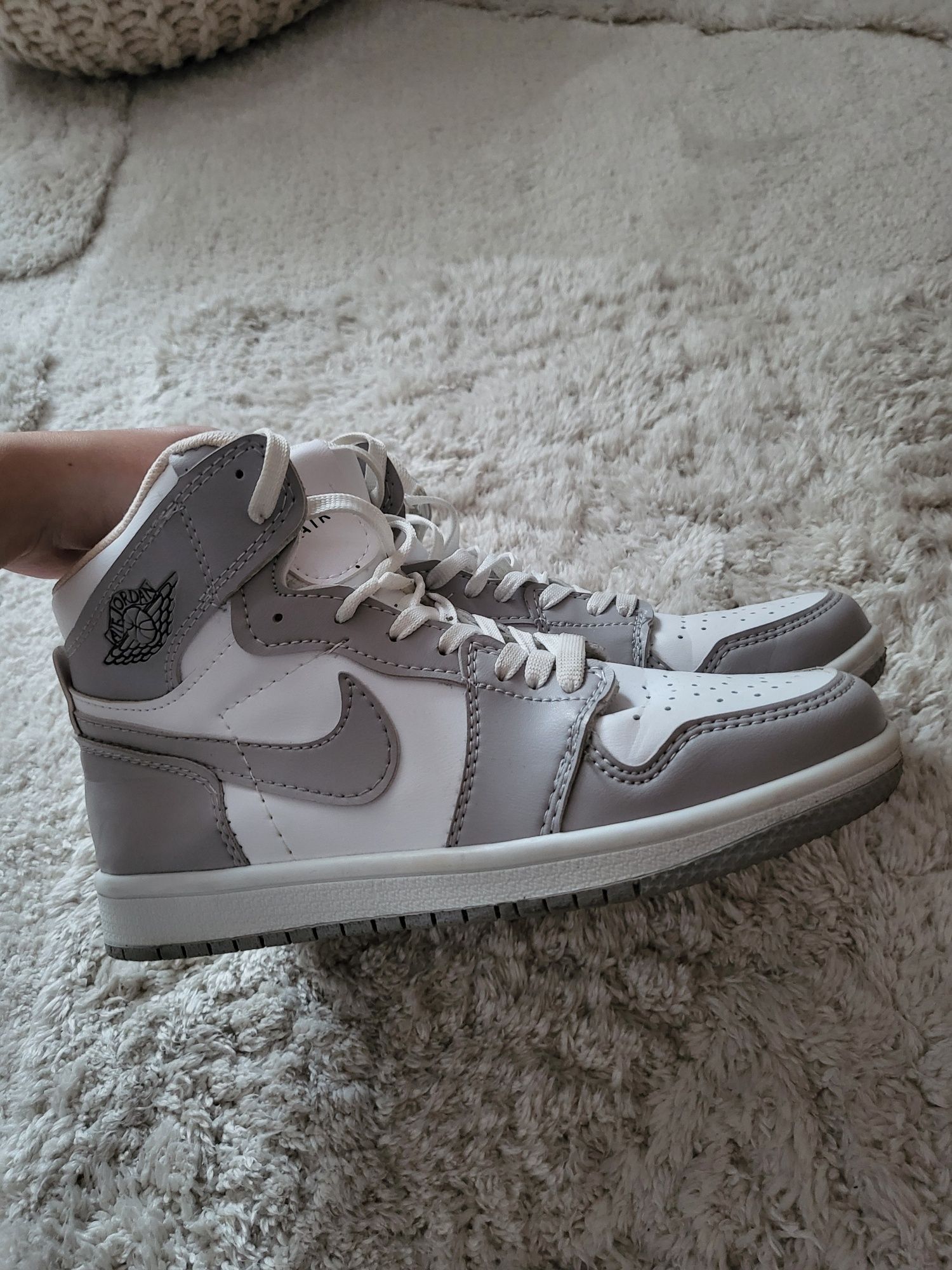 Jordan 1 damskie szaro-białe r 38