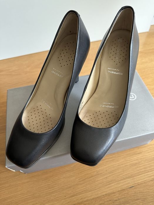 Sapatos de salto alto em pele da rockport