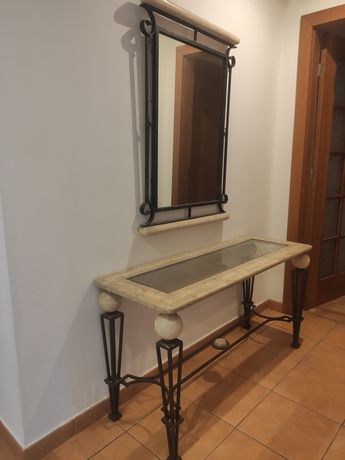 Mesa e espelho (hall entrada)