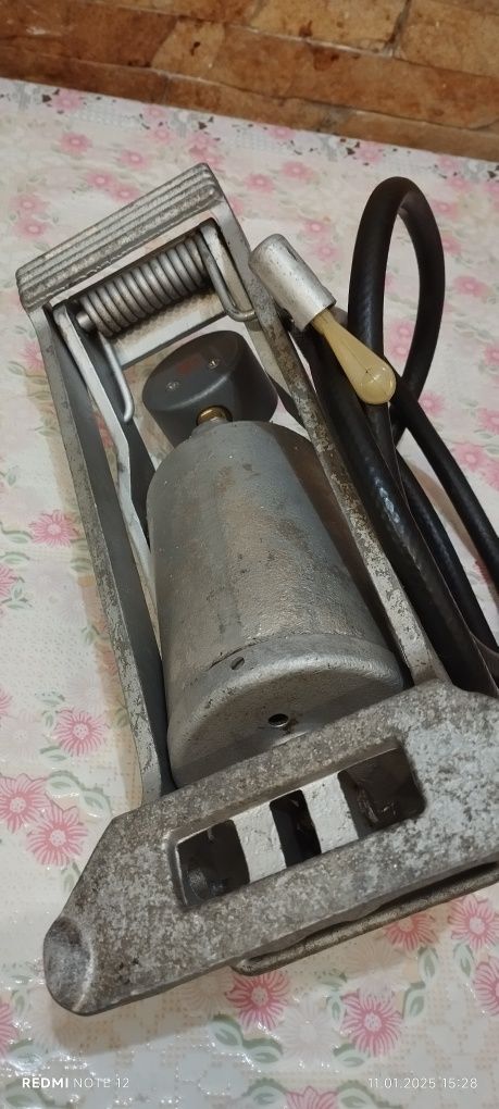 Ножний алюмінієвий насос СССР