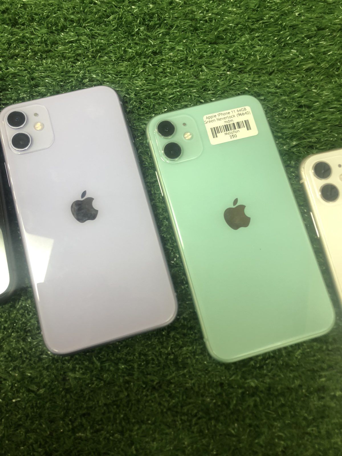 iPhone 11 на 64Гб, відновлений гарантія 3 місяця