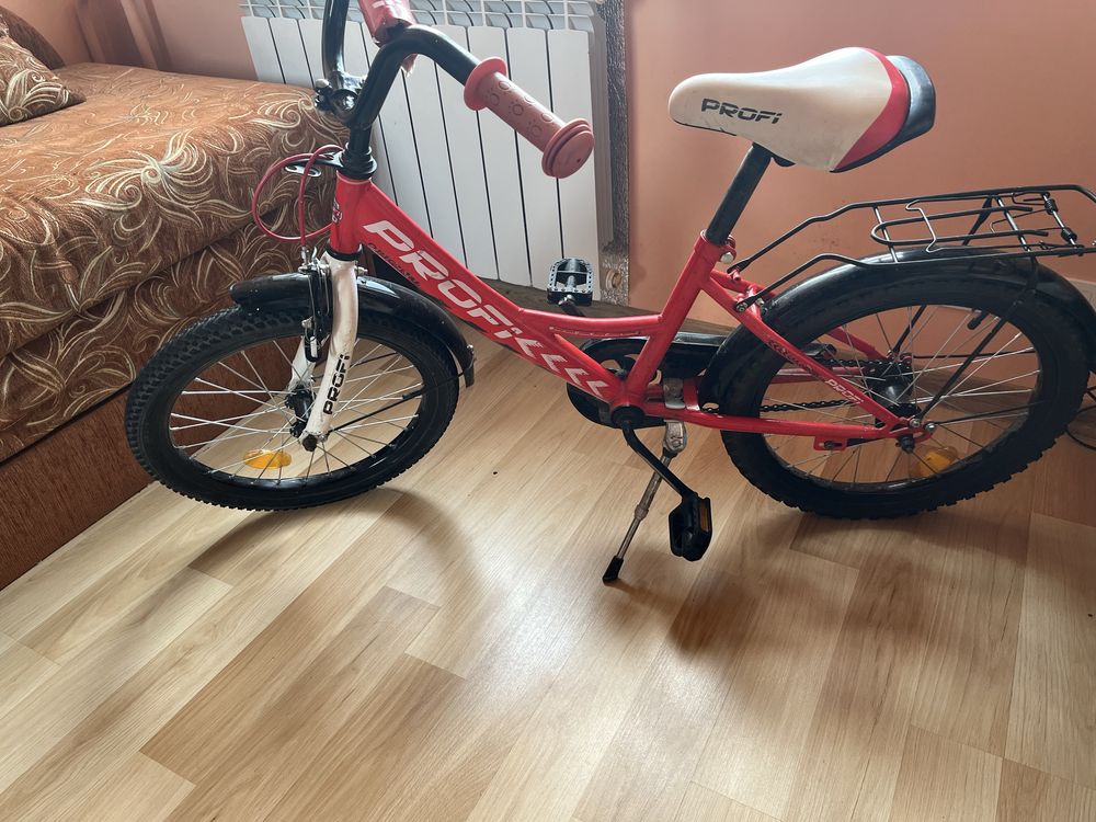 Велосипед дитячий 6-8 р, колеса 20д.