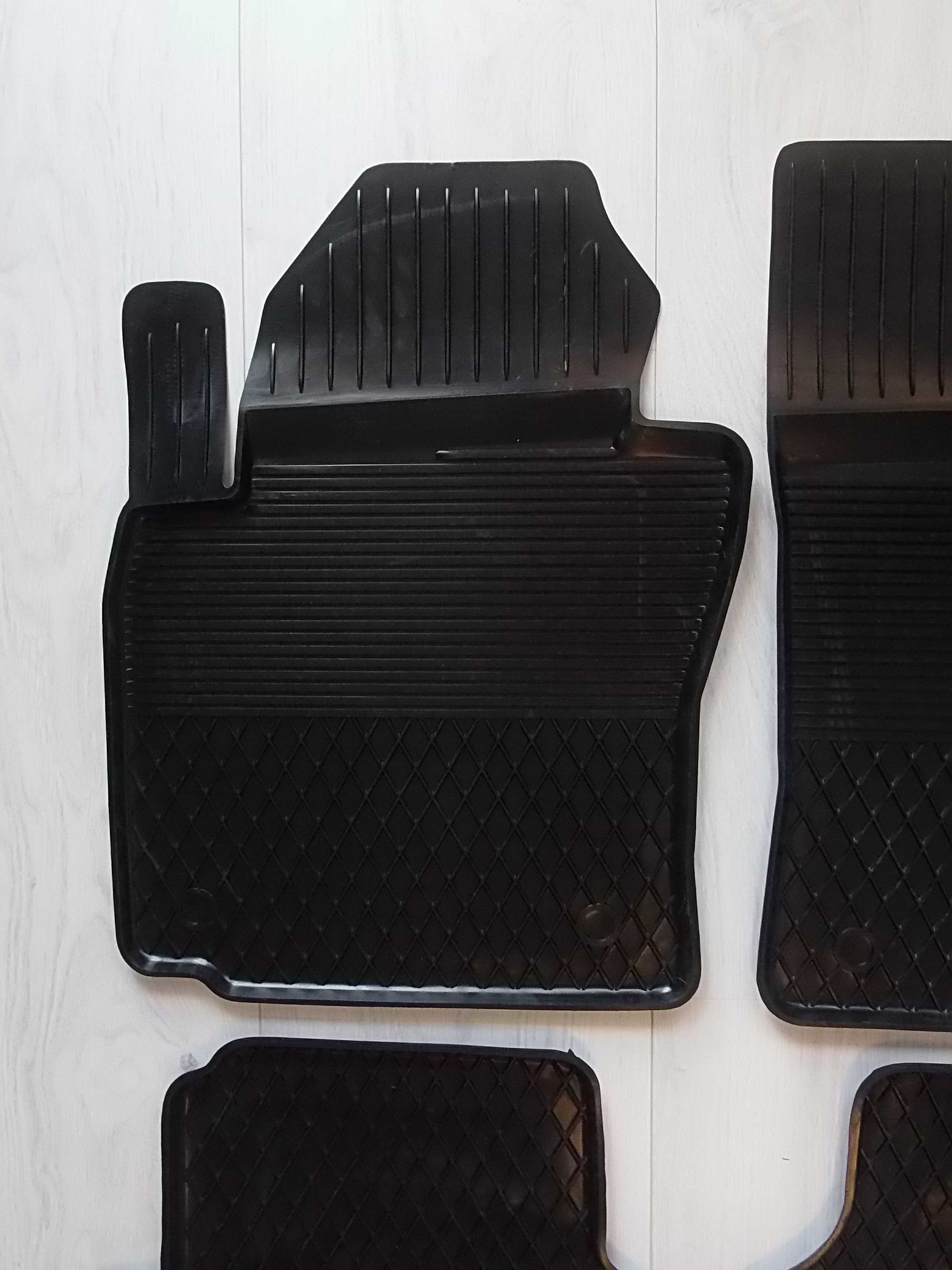 Dywaniki Gumowe Volkswagen Sharan Touareg Touran Caddy Lupo Fox Tiguan