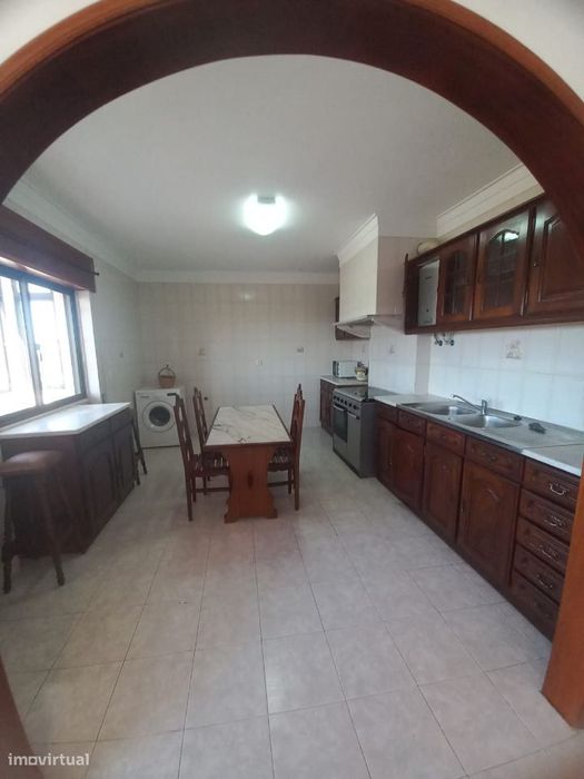 Arrenda-se amplo T3 no Samouco