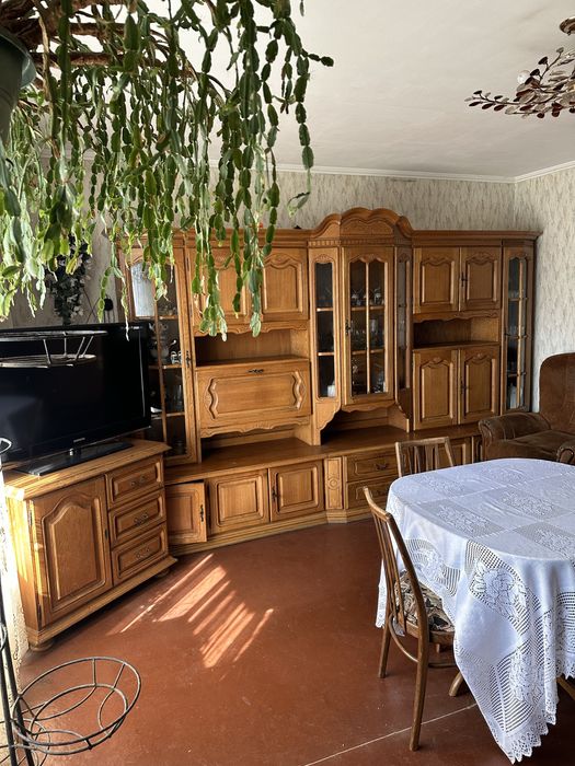 Стіна шафа-стінка