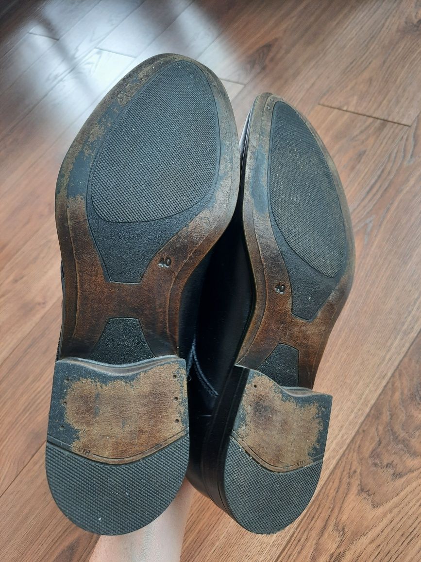 Buty męskie -- skóra -- r.40 - 150zł