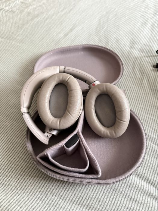 Sony headphones WH-1000XM3