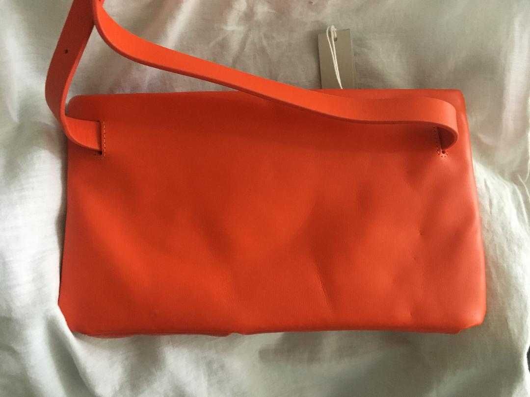 COS torba skórzana na pasek z kieszeniami  w żywym kolorze orange NOWA