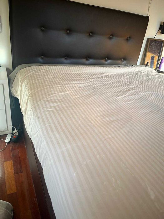 Cama sommier e cabeceira