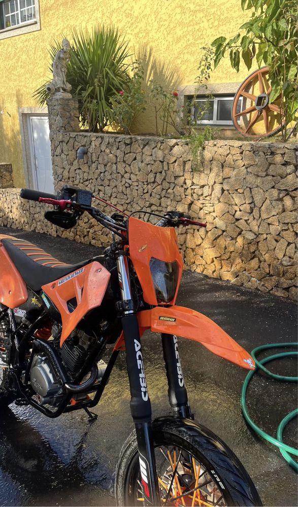 Mota supermotard 125cc