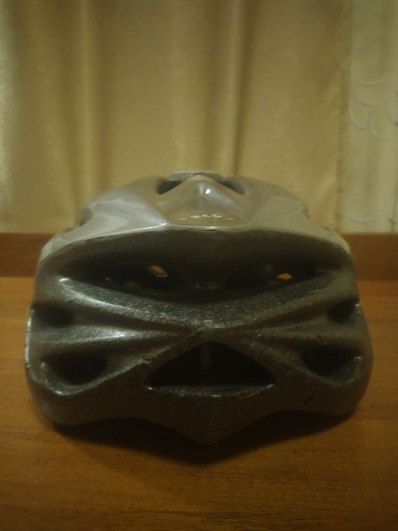 Веллсипедний шлем BELL