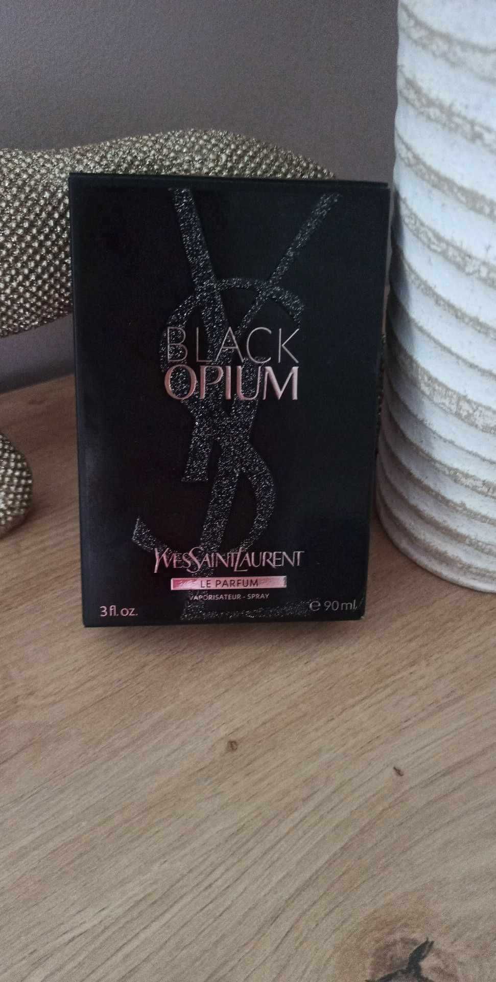 opakowanie po Yves Saint Laurent Black Opium 90 ml  stan ideallny