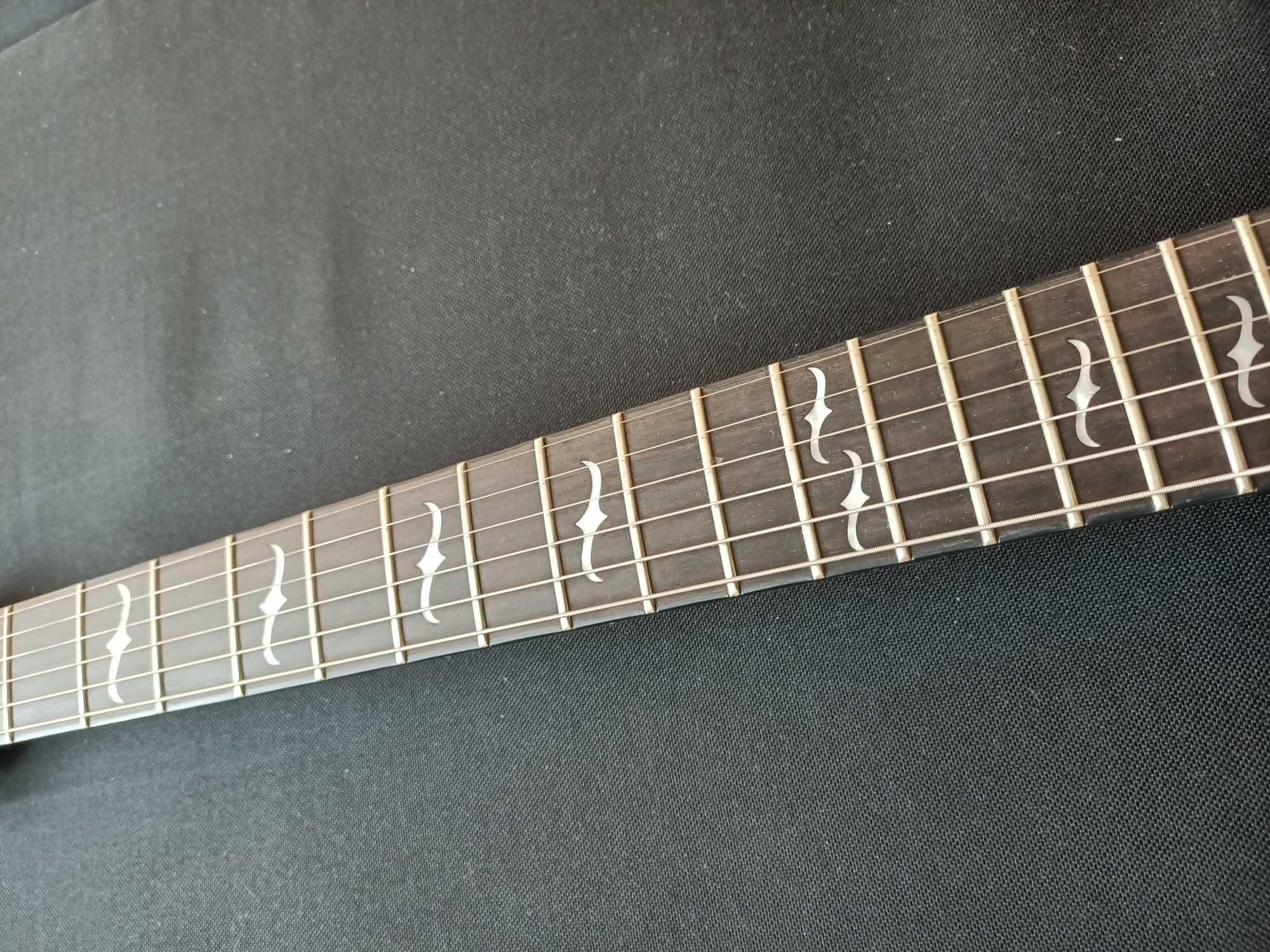 Gitara elektryczna Dean Deceiver Originalny Floyd Rose EMG