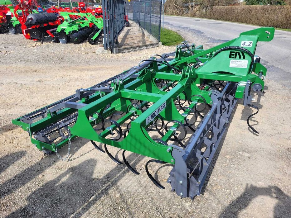 agregat uprawowy/ zęby s/ uprawowo przedsiewny/ składany hydraulicznie