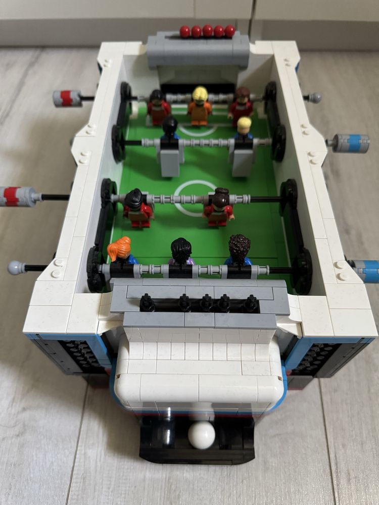 LEGO Ideas 21337 Piłkarzyki