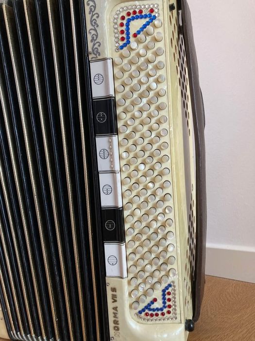 Akordeon guzikowy Norma VII S