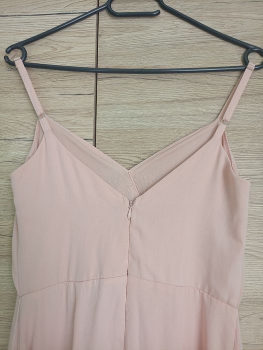 Długa letnia sukienka na ramiączkach maxi na wesele chrzciny komunia