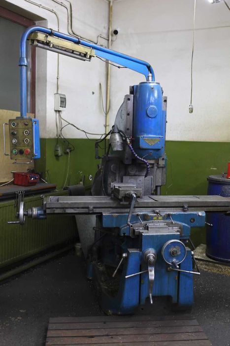 Frezarka FYA 32M   -   1Maj - Pruszków