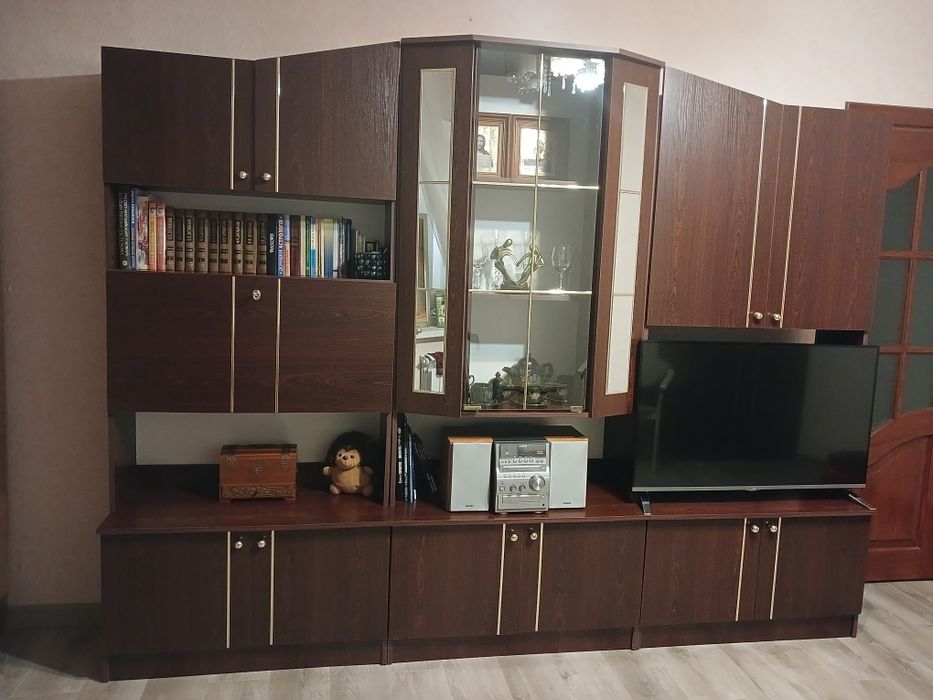 Меблева стінка з шафою+музичний центр в подарунок