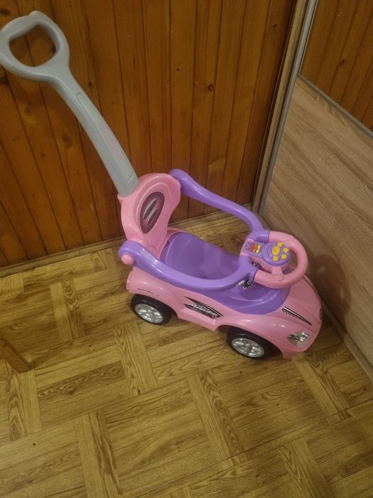 Autko jeździk pchacz