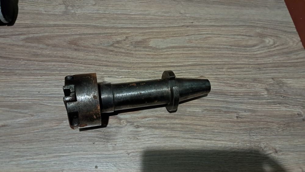 Патрон для резцов к фрезерному станку