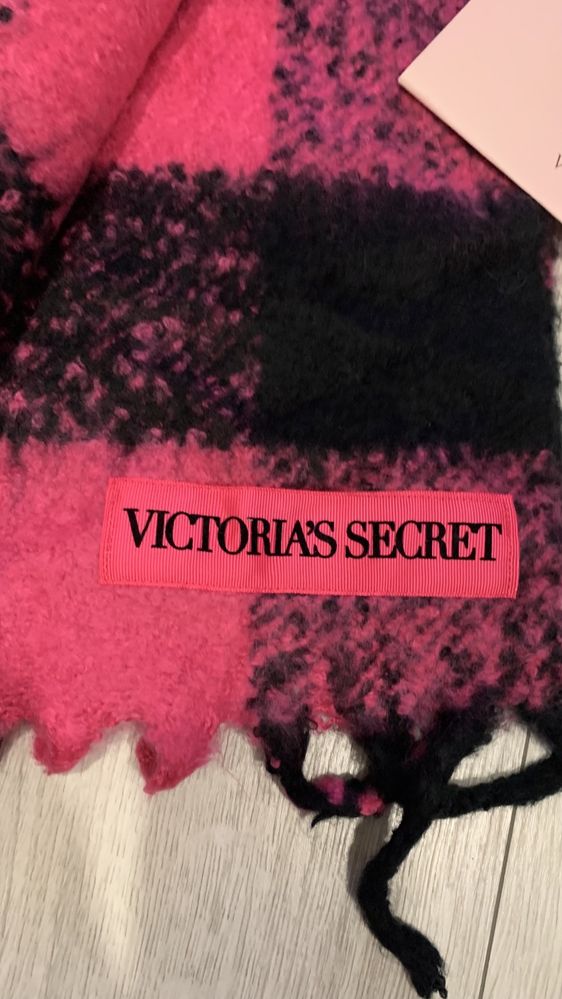 Щарф Victoria’s Secret