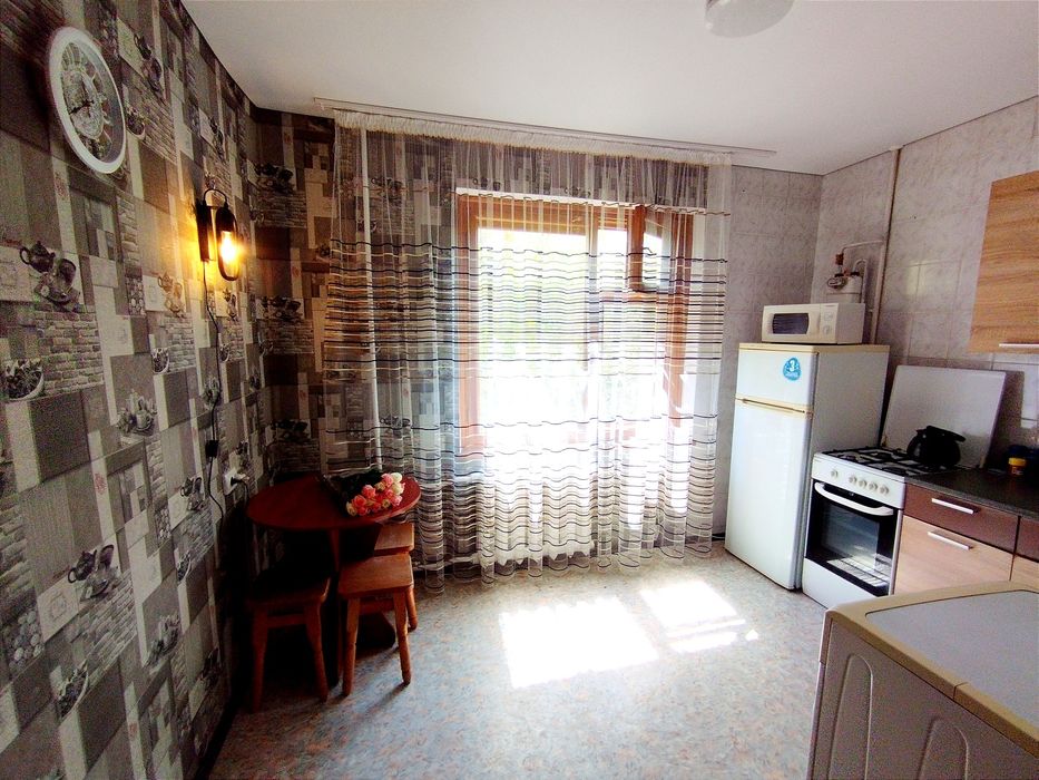 1-к.Тополя 3, Запорізьске шосе, поблизу Космічна, 12 Квартал